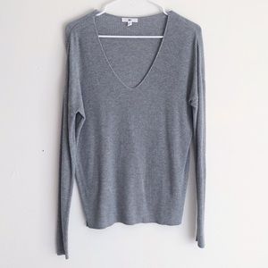 🎀 5/$25 Nordstrom BP gray ribbed v-neck sweater XS